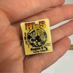 Vtg 1997 Soccer Hi-5 Region 5 Fountain Valley‎ In Memory of Enamel Pin Pinback